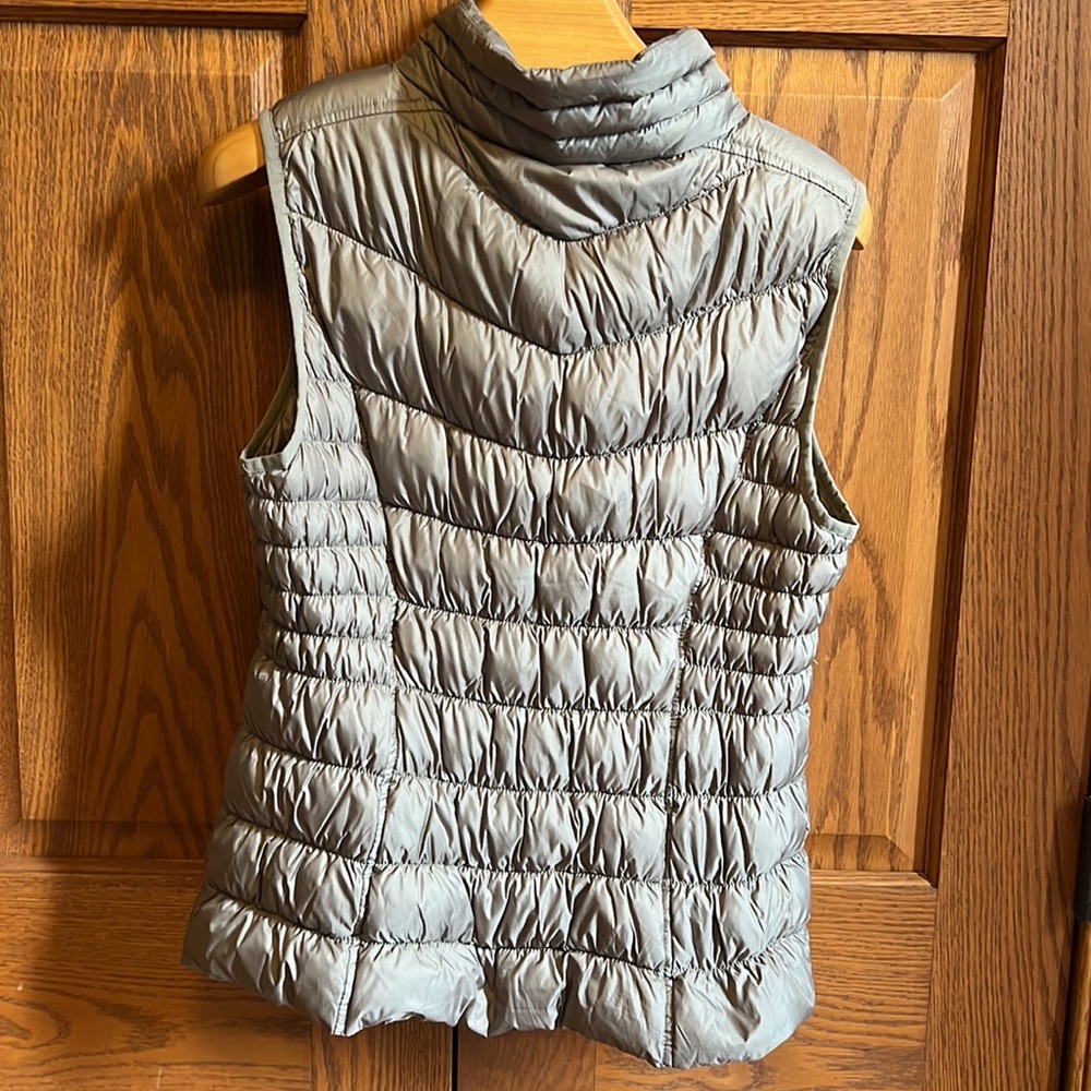 Vest - Large - Picture 2 of 4